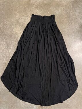 eesome Black Smocked-Waist Maxi Skirt